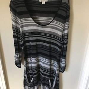 Gray/Black Stripe Sharktooth Tunic XL